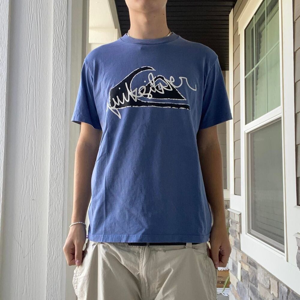 Quiksilver Men's Blue T-shirt